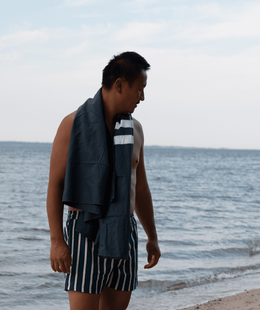 Watery ręcznik z mikrofibry (160 x 80 cm) - Eco Nebraska - Ciemnoniebieski